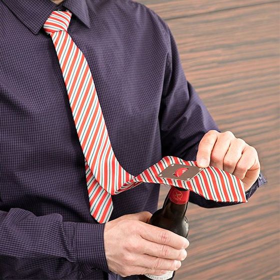 Krawat z otwieraczem