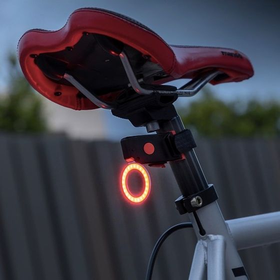 Tylna lampka rowerowa LED Biklium